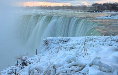 Niagara a inghetat. Imaginile superbe care fac inconjurul lumii