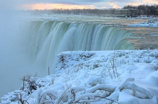 [FOTO] Cascada Niagara a inghetat. Imaginile superbe care fac inconjurul lumii