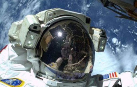  Foto  Astronautii fac cele mai misto selfie-uri