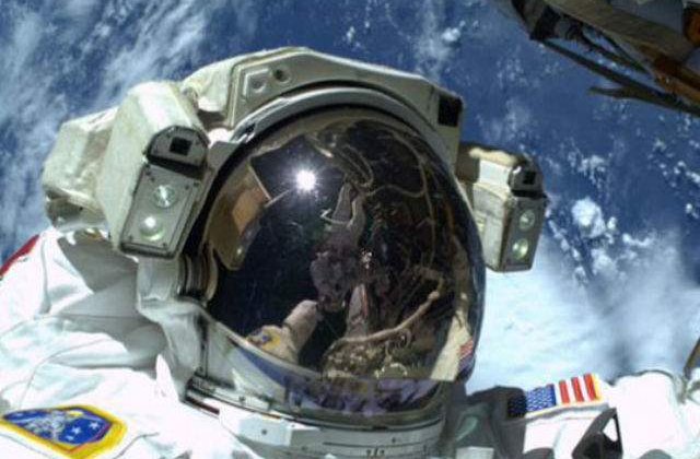 [FOTO] Astronautii fac cele mai misto selfie-uri