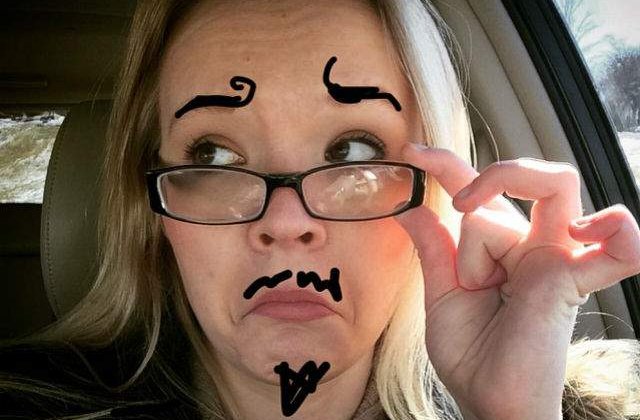 [FOTO] Aceasta tanara imita expresiile vedetelor si este extrem de talentata