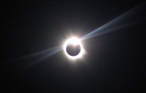 Eclipsa partiala de soare, vizibila si din Romania