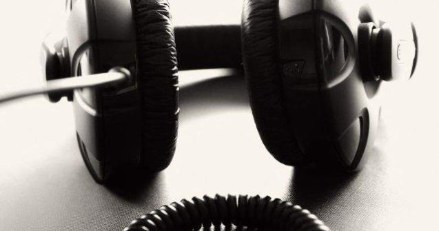 OMS: Oamenii ar trebui sa limiteze ascultatul de muzica la o ora pe zi