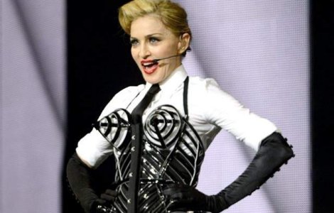 Madonna le va permite copiilor sai sa consume droguri "cu moderatie"
