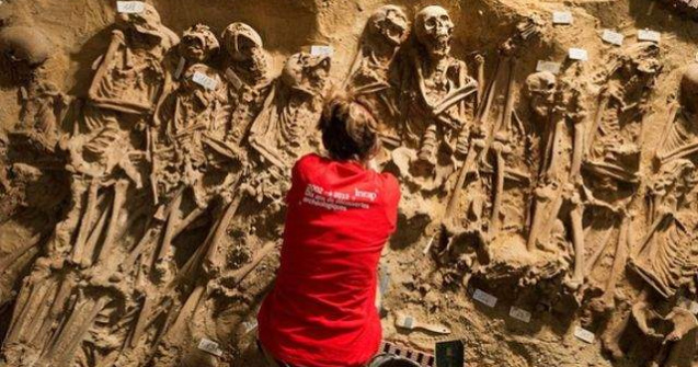Peste 200 de schelete, descoperite sub un supermarket din Paris