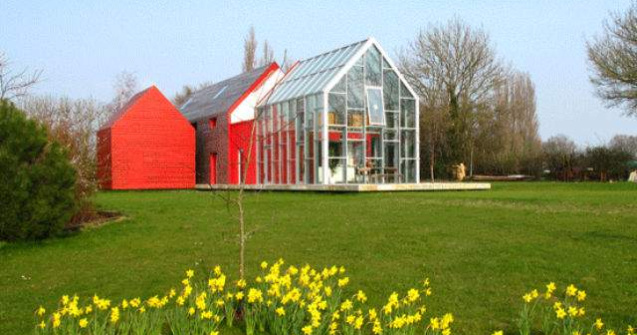  Foto  Casa cu acoperis glisant - concept inovator