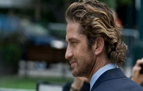 Gerard Butler s-a logodit