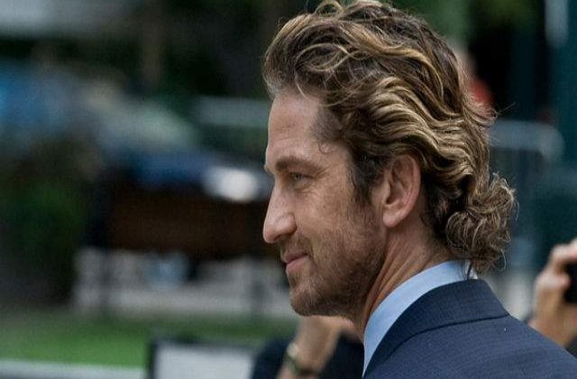 Gerard Butler s-a logodit