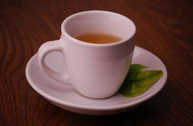 Sunt ieftine si fac miracole! Cele mai eficiente CEAIURI DE SLABIT romanesti