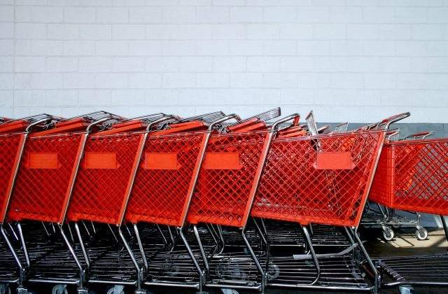 Retailerii l-au asigurat pe Valcov de ieftiniri dupa reducerea TVA