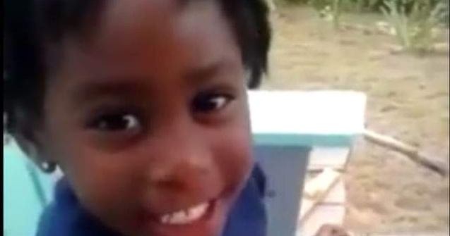  Video  Cum reactioneaza o fetita atunci cand i sespune ca este urata