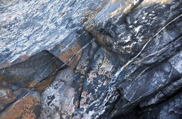 Cluj: Varsta rocilor din Romania, stabilita cu o microsonda electronica