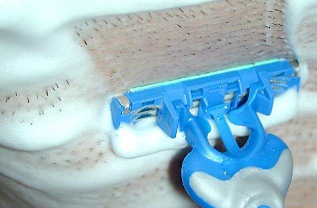 Este la INDEMANA oricui! Ce NU STIAI ca poti face cu ajutorul cremei de ras