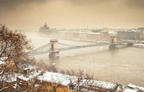 Ploaia de gheata din Budapesta, surprinsa in imagini fermecatoare