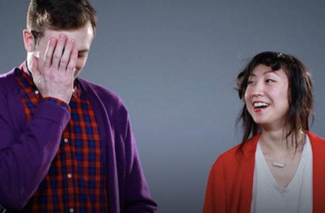 [VIDEO] Aceste cupluri isi dezvaluie cati parteneri sexuali au avut in trecut