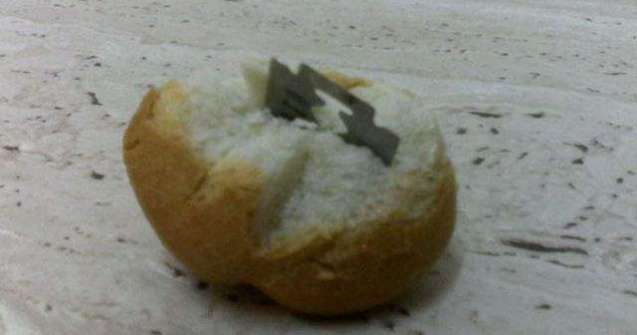 O eleva din Arad a gasit o LAMA de ras in cornul primit la scoala