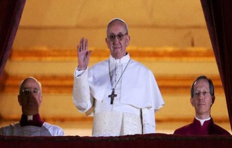 Papa Francisc ar vrea ca preotii catolici sa se casatoreasca