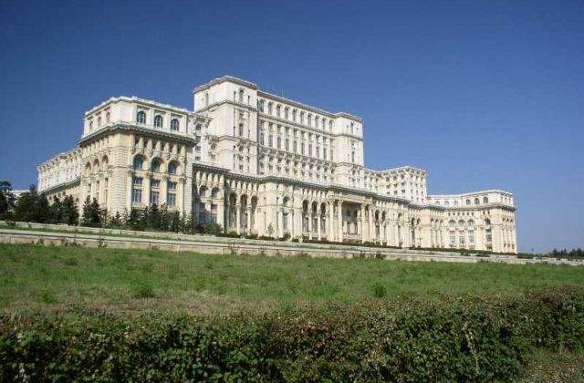 Parlamentarii PNL propun infiintarea Muzeului Ororilor Comunismului la Palatul Parlamentului