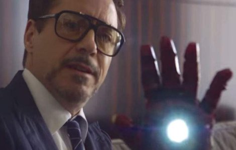  Video  Un baietel a primit un brat bionic de la "Iron Man"