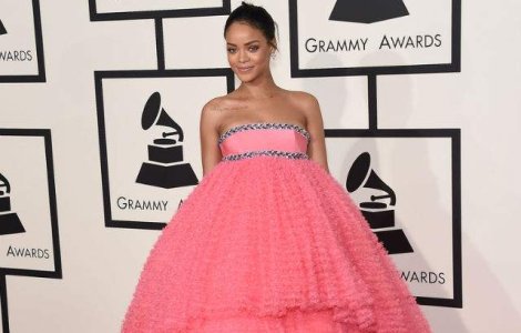 Rihanna, prima persoana de culoare care devine imaginea Dior
