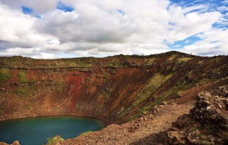  Top  Locuri de o frumusete aparte! Cele mai IMPRESIONANTE lacuri vulcanice
