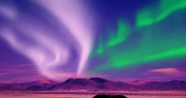  Foto  Spectacol pe cerul noptii: aurora boreala, surprinsa in imagini