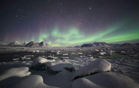  Foto  Spectaculos: aurora boreala, vizibila in Harghita