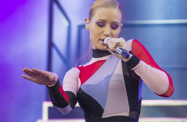 [VIDEO] A ras tot Internetul de ea. Iggy Azalea incearca sa cante rap si esueaza lamentabil