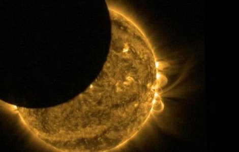  Video  Cum s-a vazut eclipsa de soare din spatiu