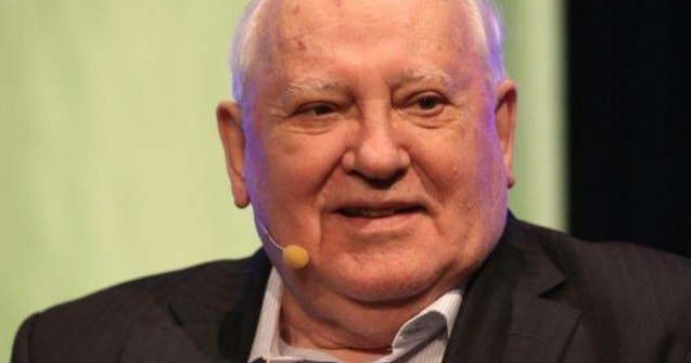 Gorbaciov indeamna Rusia sa se democratizeze
