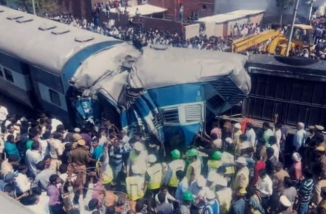 India: Cel putin 30 de morti in urma deraierii unui tren