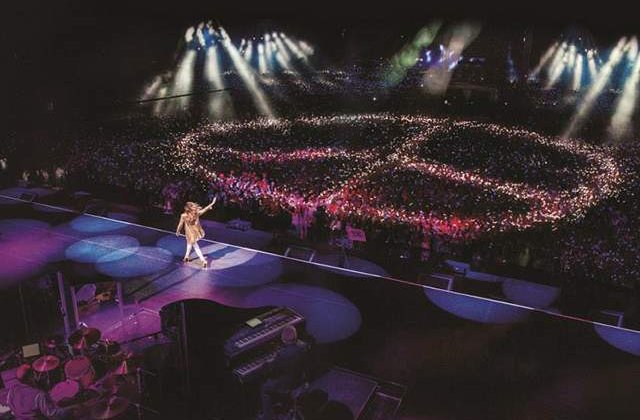 [Video] Celine Dion isi reia cariera artistica