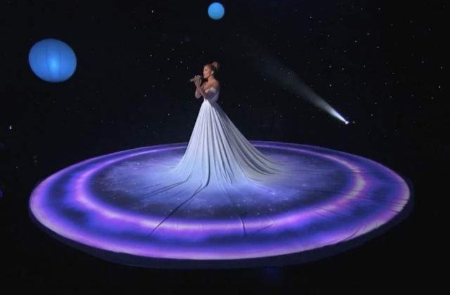 [VIDEO] Rochia purtata de Jennifer Lopez la American Idol este de pe alta planeta