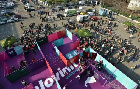 (P) McDonald`s Romania transforma Piata George Enescu intr-un labirint de zambete