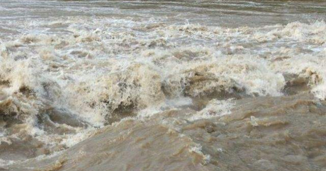 Cod galben de INUNDATII pe rauri din 11 judete