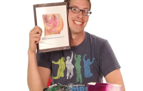  Video  Ce se intampla cand barbatii incearca sa explice menstruatia