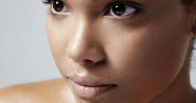 De ce ar trebui sa te speli pe fata cu ulei in loc de apa