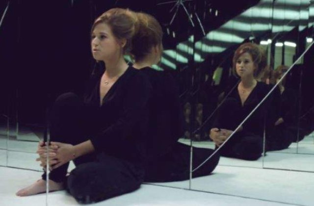 [Video] Cantareata Selah Sue revine in Romania