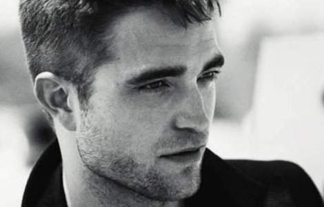Actorul Robert Pattinson s-a logodit
