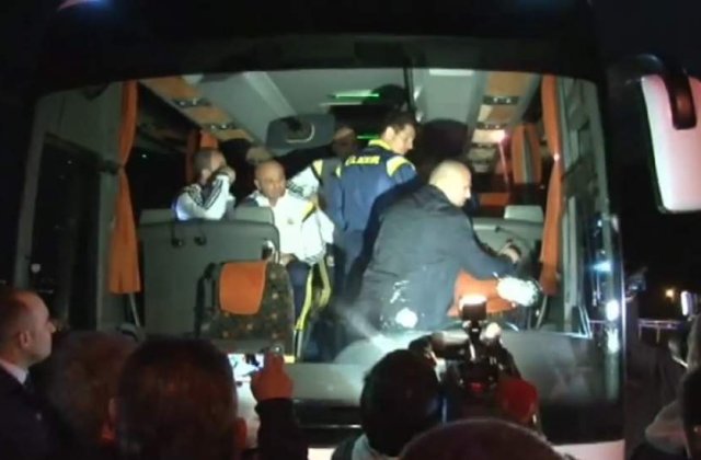 [Video] Autocarul echipei Fenerbahce, atacat cu focuri de arma