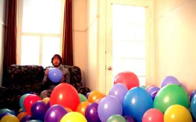 VIDEO  Uimitor: A compus un...