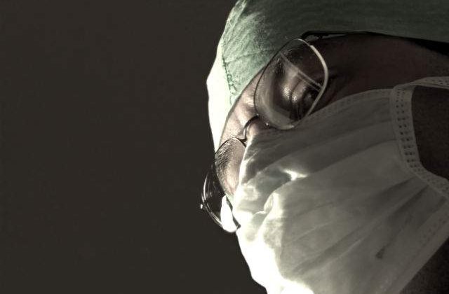 Presa internationala: Medicii romani, cu frica de Dumnezeu, NU fac avorturi de Paste