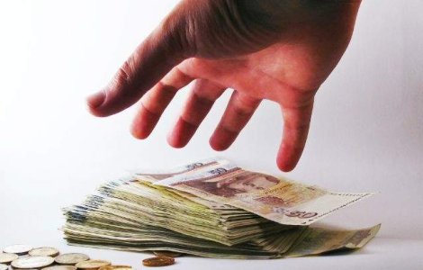 Reuters: Lupta impotriva coruptiei din Romania FRANEAZA investitiile