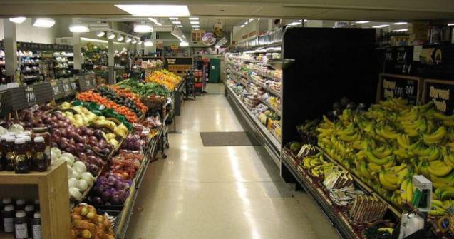 Marii retaileri: Reducerea TVA se va regasi in totalitate in preturile de la raft