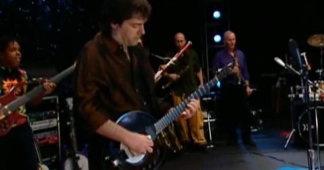  Video  Cantaretul care a reinventat banjoul, concerteaza la Bucuresti