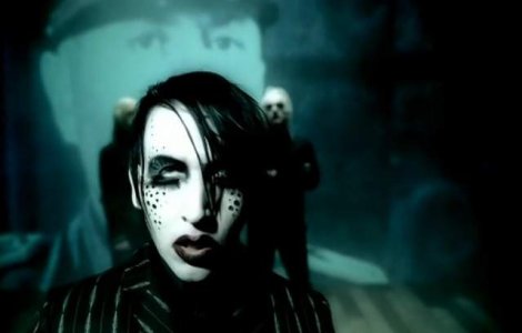  Video  Marilyn Manson, agresat intr-un restaurant
