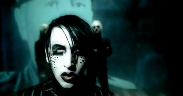  Video  Marilyn Manson, agresat intr-un restaurant
