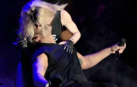Madonna l-a sarutat pe Drake cu forta. Uite cum a reactionat rapperul