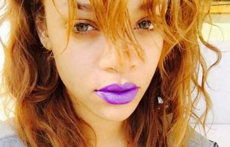  Video  Rihanna surprinsa in timp ce priza cocaina