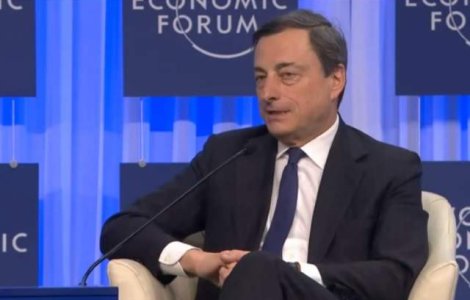  Video  Presedintele BCE, injurat de o protestatara